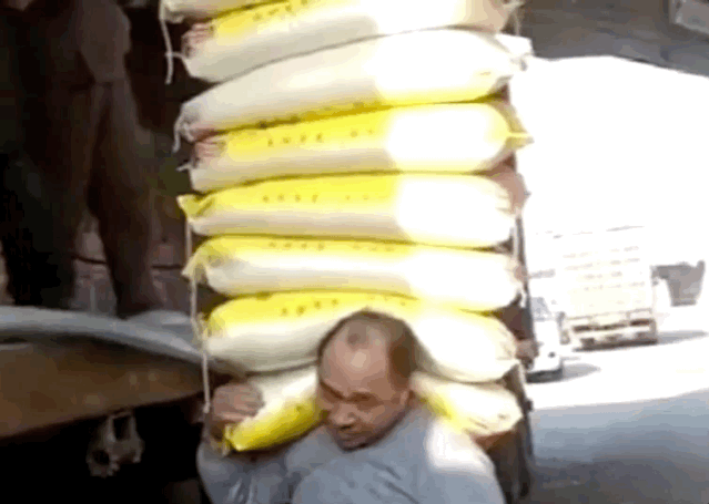 视觉志|朋友圈高赞：为什么总有人非要在乎那几块钱？