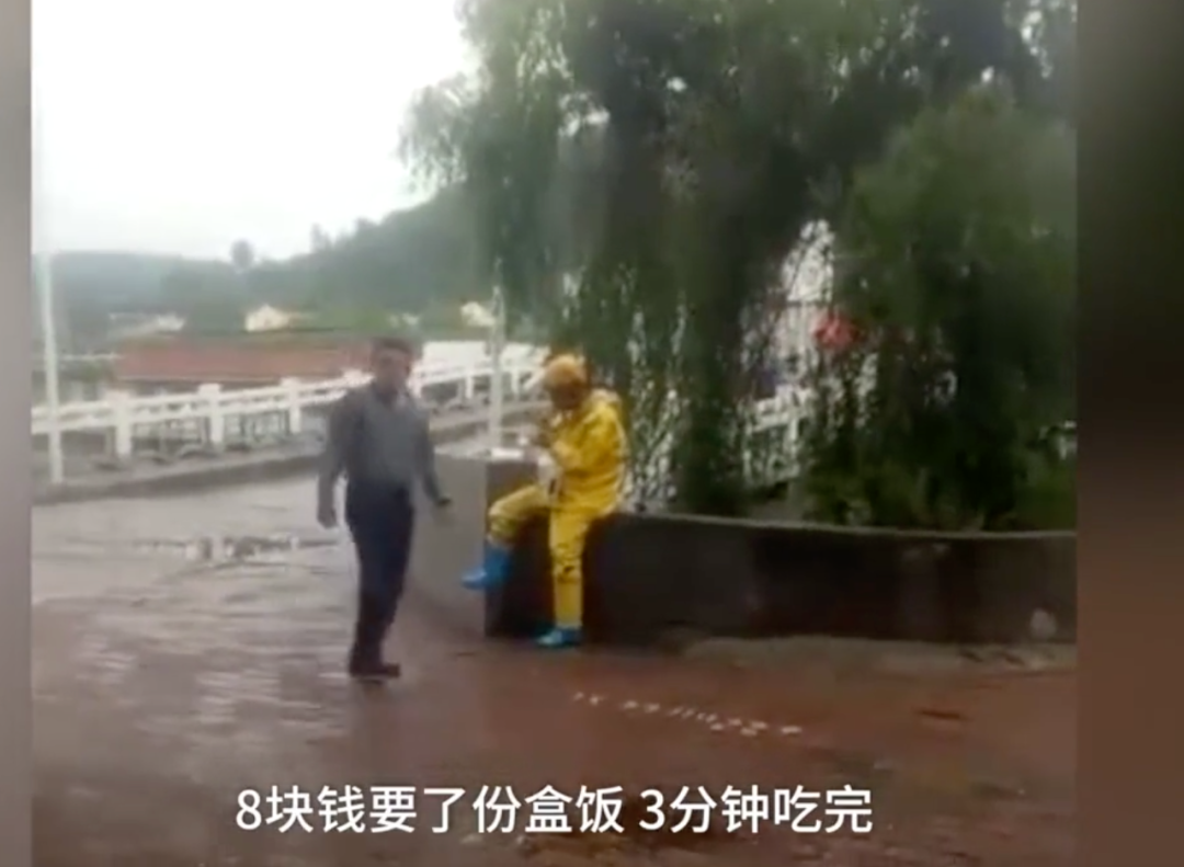 视觉志|朋友圈高赞：为什么总有人非要在乎那几块钱？