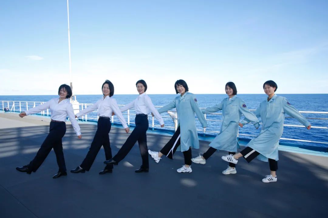 95后女舵手刘荣超航海7年驾驶2万吨大船蹈海探天