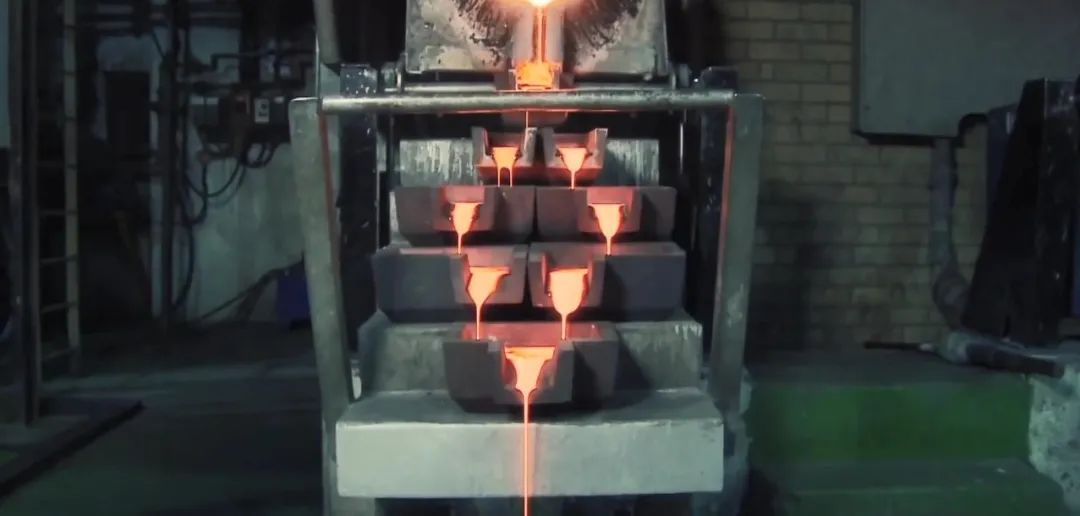 黄金|金价震荡美元走低 人民币全球最“稳”！