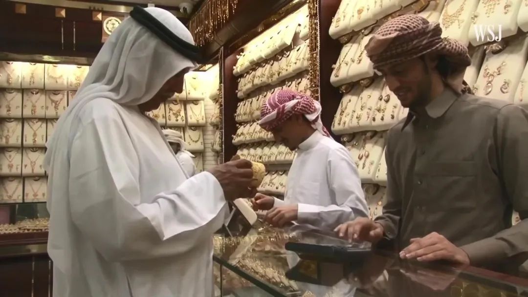 黄金|金价震荡美元走低 人民币全球最“稳”！