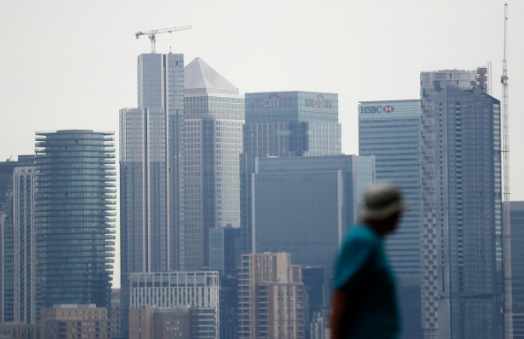 政府债务|英国政府债务首超2万亿英镑 面临近60年来最严重负债压力