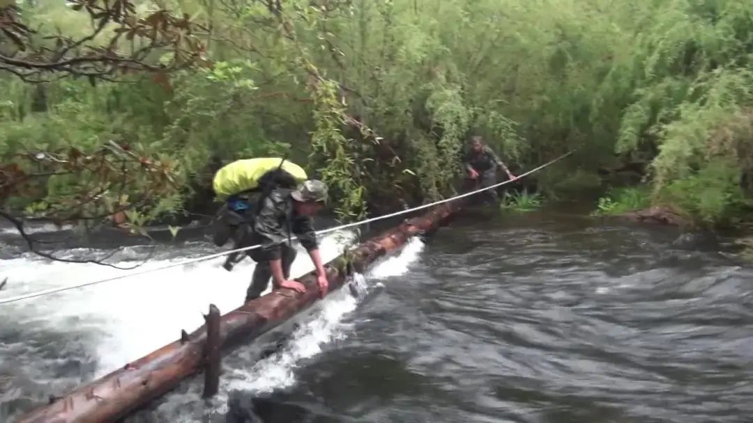 中国军网|蹚冰河、翻达坂、爬雪山、战蚂蟥......这些是边防军人的日常
