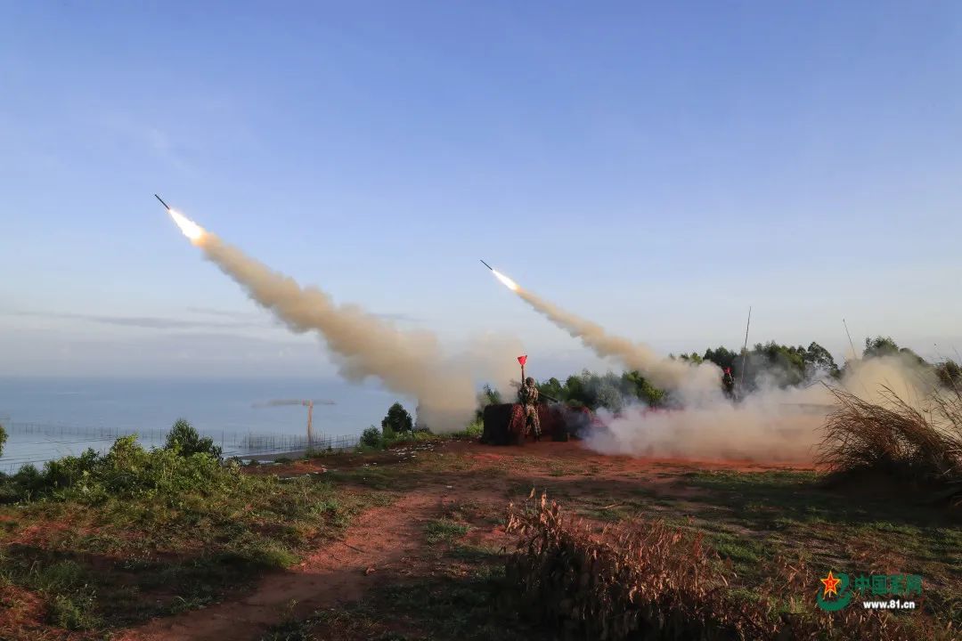 导弹|超燃！高清大图直击防空兵实弹射击训练现场