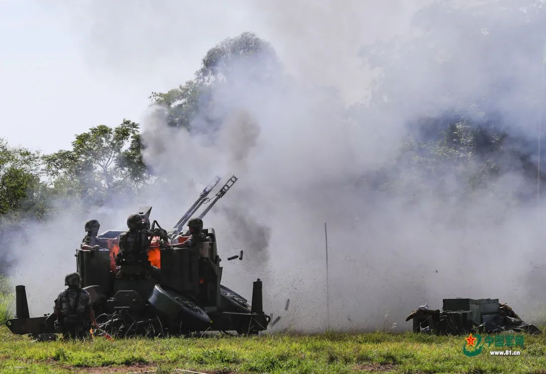 导弹|超燃！高清大图直击防空兵实弹射击训练现场