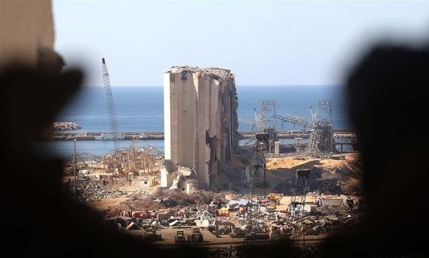 每日经济新闻|大爆炸造成贝鲁特40%区域被毁,基础设施损失超200亿美元!危害未散,港口又发现79个危险品集装箱!