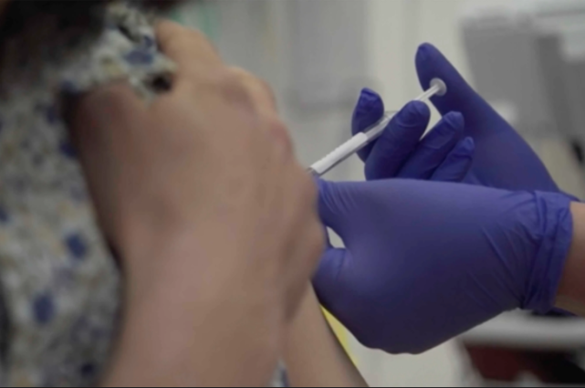 特朗普|特朗普刚宣布，牛津疫苗生产公司就否认