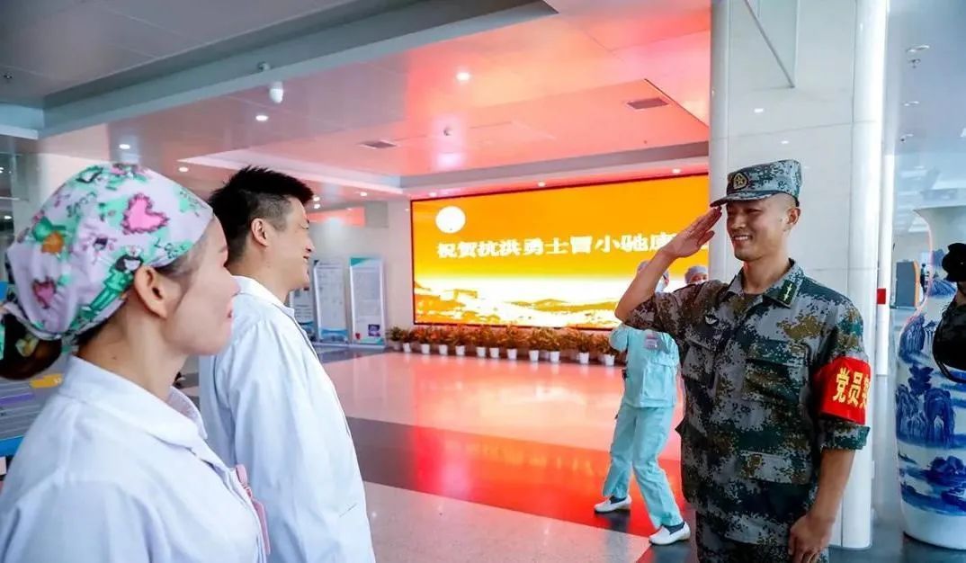 战友|“冒小驰请求归队！”“入列！”