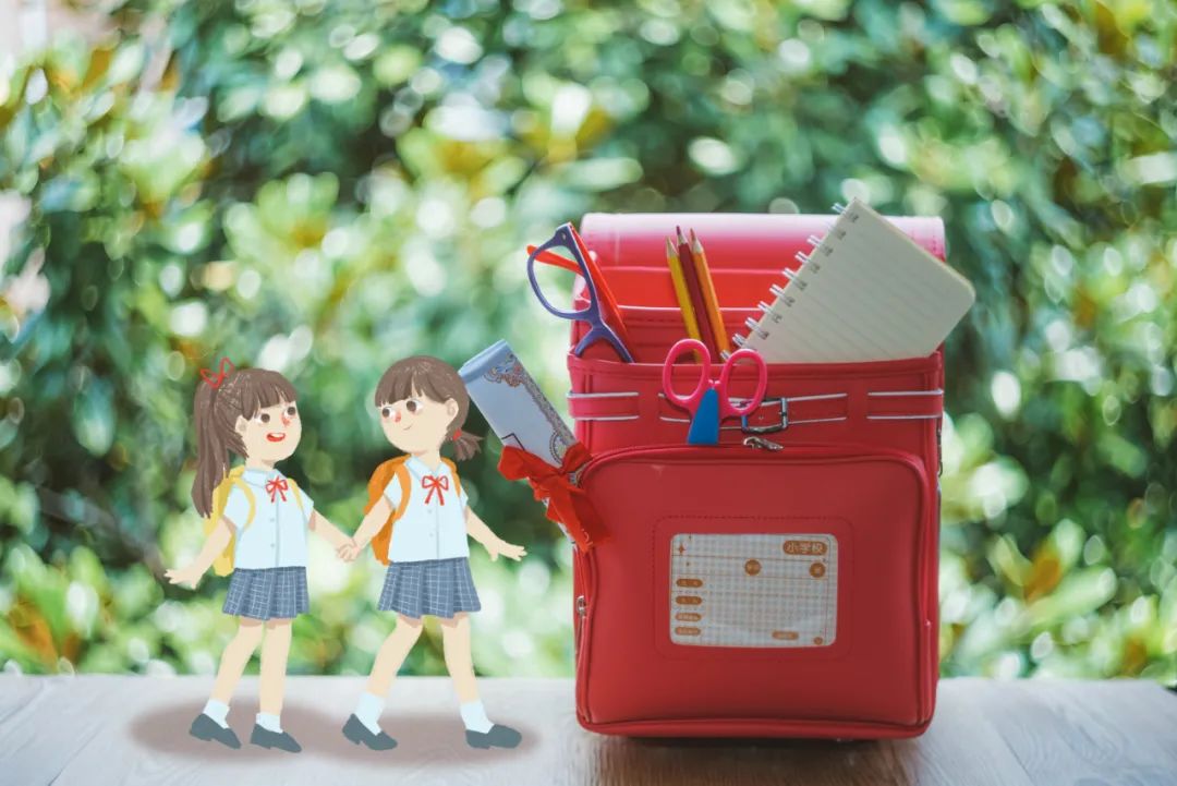 开学了|啥家庭啊，开学买书包都千挑万选的！