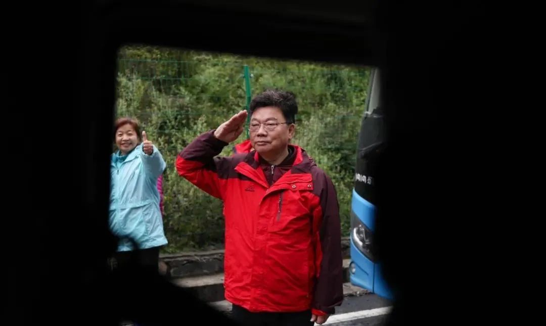 陆军,军事|子弟兵所到之处，人民群众的敬礼太煽情了