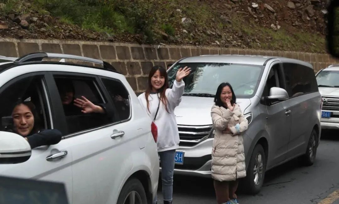 陆军,军事|子弟兵所到之处，人民群众的敬礼太煽情了
