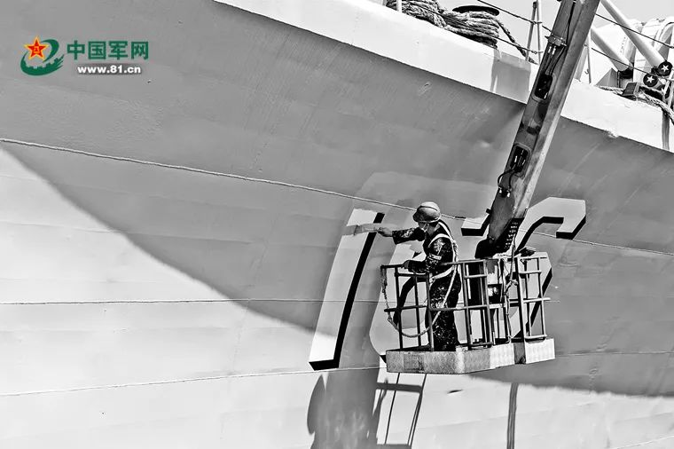 军事|又到惜别季，听这些老兵讲他们和战舰的故事