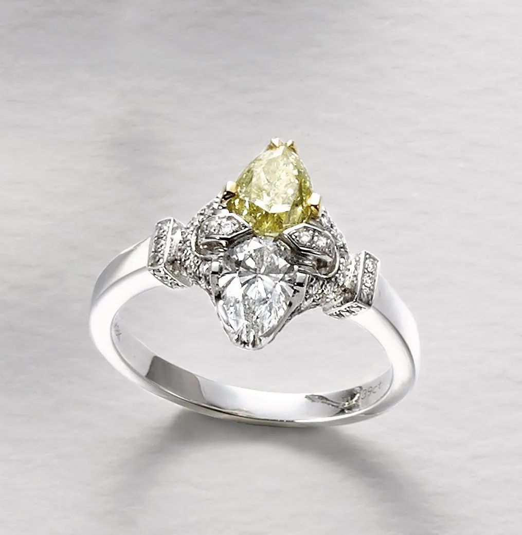 钻石|钻.石.为.什.么.裂.开.了？