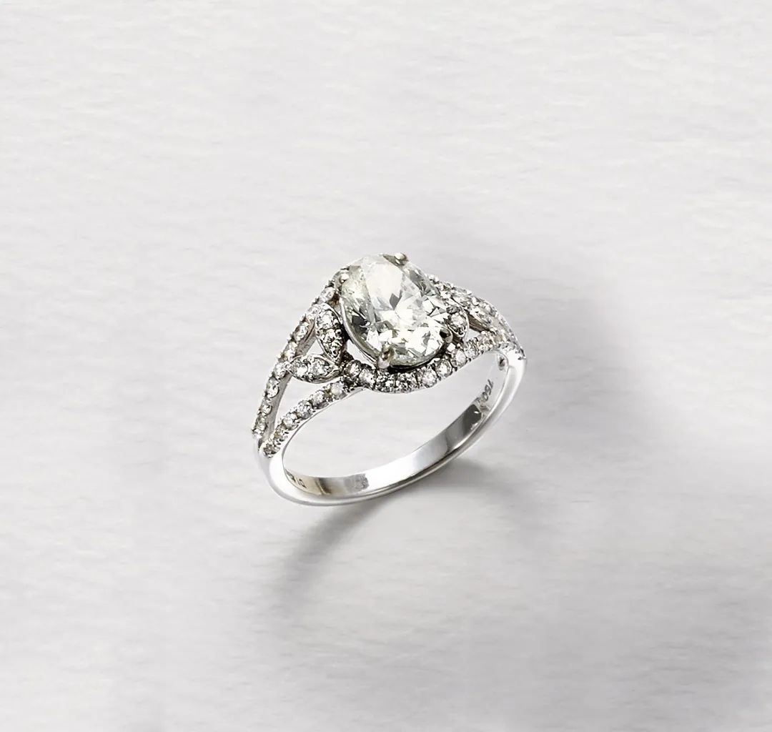 钻石|钻.石.为.什.么.裂.开.了？