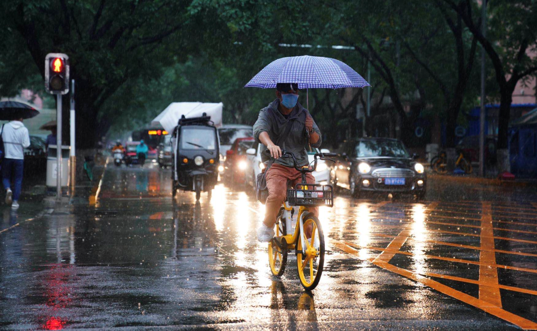 北京降雨|雨一直下！北京最低气温16℃，请添衣保暖，出行注意安全