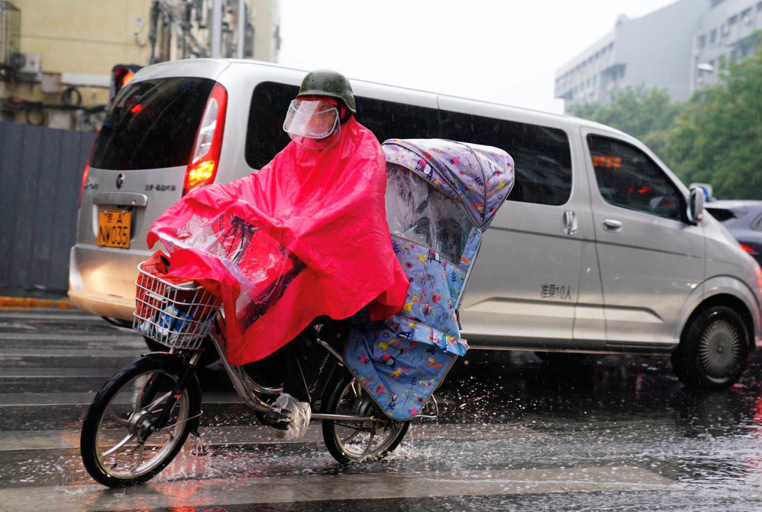 北京降雨|雨一直下！北京最低气温16℃，请添衣保暖，出行注意安全
