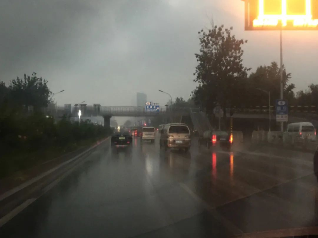 北京降雨|雨一直下！北京最低气温16℃，请添衣保暖，出行注意安全