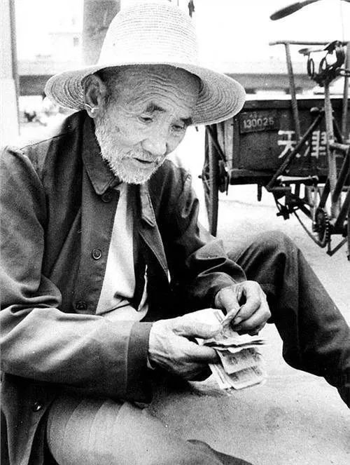 正能量|他离开15年了，可我们依然在想念他……