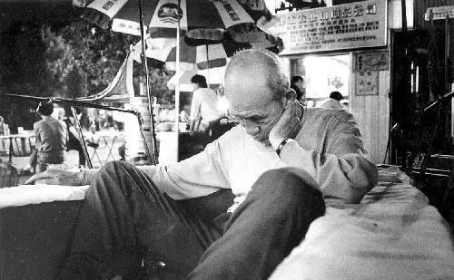 正能量|他离开15年了，可我们依然在想念他……