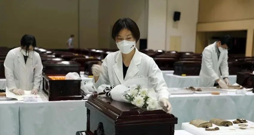 韩方|117位志愿军烈士遗骸已装殓，明天回国！