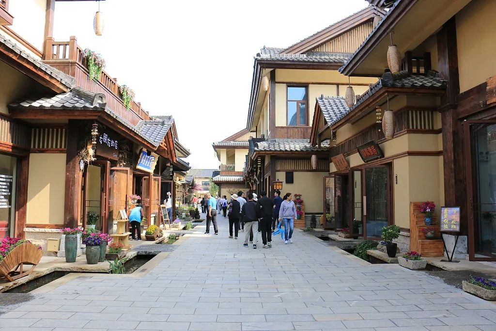 时政|清单管理、3项激励、5条底线…特色小镇最新指南来了！