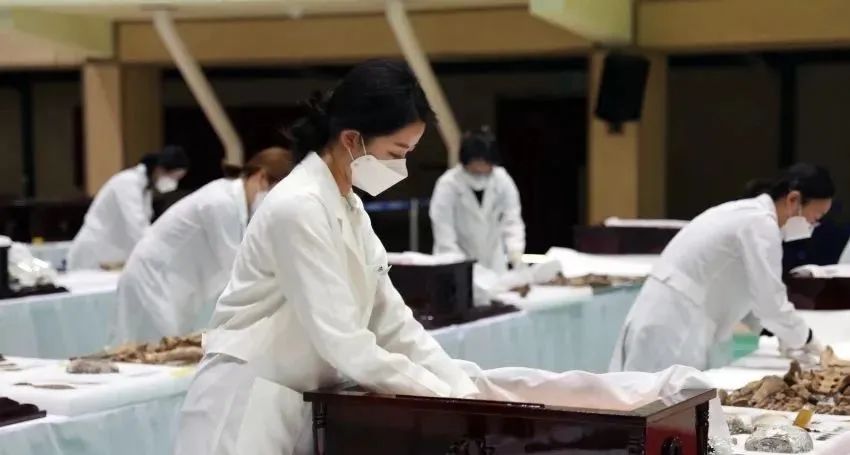 军事|今天，接英雄回家！