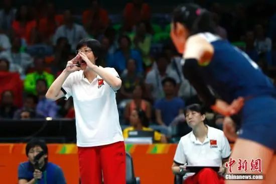 中国女排|《夺冠》最打动人的不是女排赢球，而是郎平的这句话……