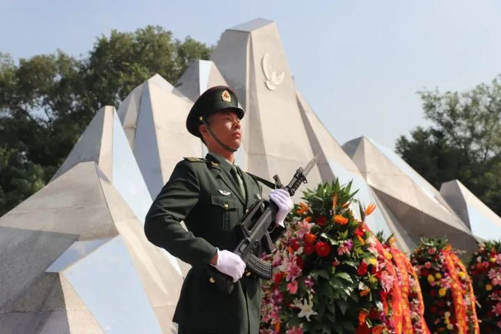 秦基伟|中国人在此