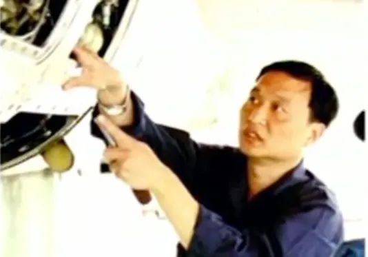 王卫国|山河无恙,才有万家团圆!他们的无悔选择,叫“国家需要”