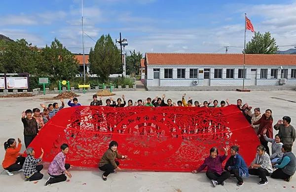 摄影|“女摄影人眼中的脱贫故事”摄影展拉开帷幕