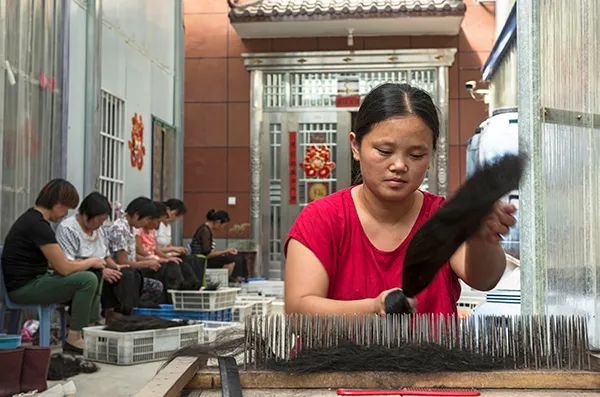 摄影|“女摄影人眼中的脱贫故事”摄影展拉开帷幕