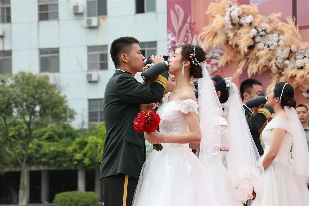 婚礼,军事|战鹰前，牵手美丽新娘！
