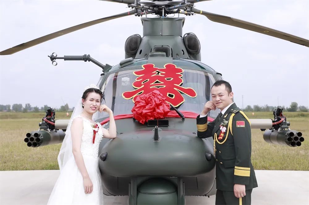 婚礼,军事|战鹰前,牵手美丽新娘!