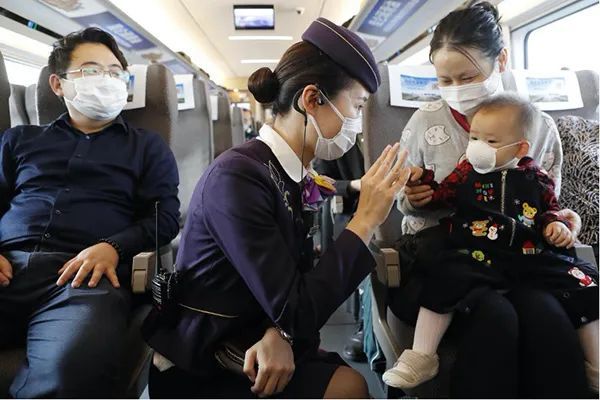 京沪高铁|旅游、结婚、吃大闸蟹……在高铁上，过一个“迟到的春节”！