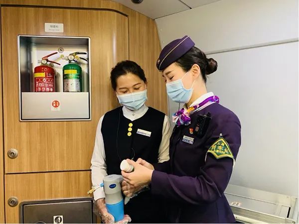 京沪高铁|旅游、结婚、吃大闸蟹……在高铁上，过一个“迟到的春节”！