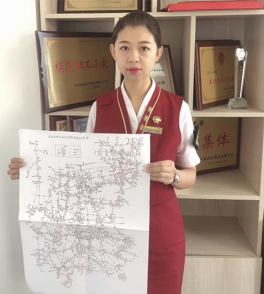 示意图|小姐姐90分钟默画出全国铁路图！网友：最强大脑…