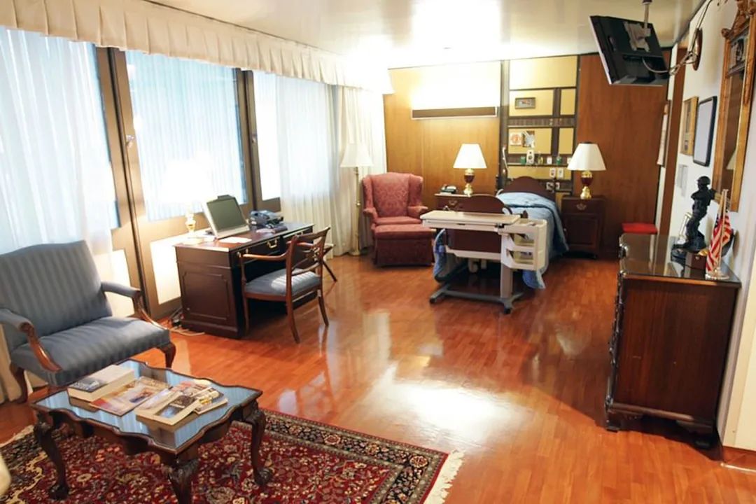 特朗普|特朗普入住的医院“总统套房”，多图曝光！