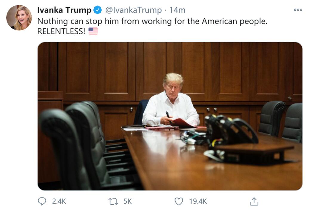 特朗普|白宫公开特朗普入院后工作照，伊万卡推特转发，“没有什么能阻止他”