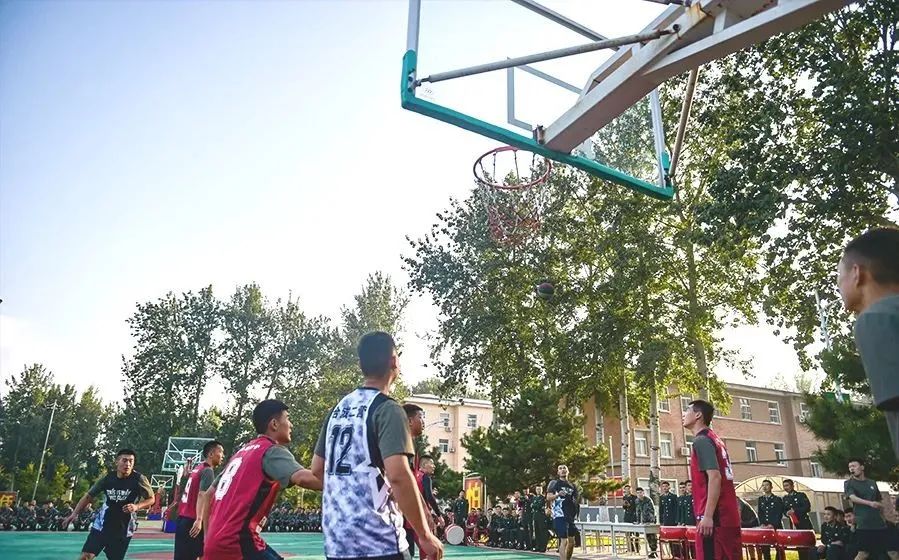 兵哥哥,军事|长假怎么过？小编带你看看兵哥哥在干啥