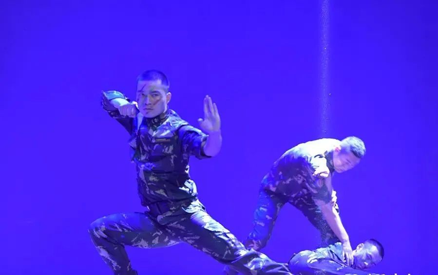 兵哥哥,军事|长假怎么过？小编带你看看兵哥哥在干啥