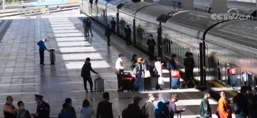 民生|全国铁路短途旅游、探亲等客流持续高位运行 5日铁路预计发送旅客1160万人次