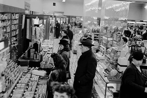 医疗保险|顶着牢狱之灾也要去外国买药治病，这1900万美国人怎么了？