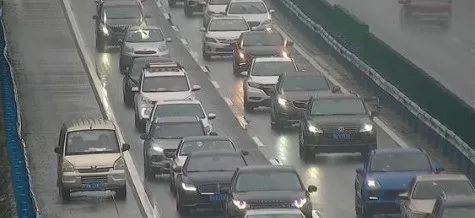 假期最后一天返程有多堵