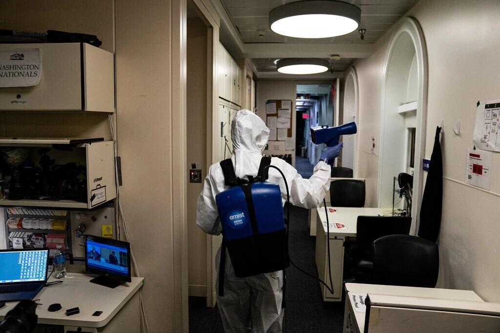 白宫|美媒:感染事件震动白宫西翼,特朗普的回归使白宫陷入混乱