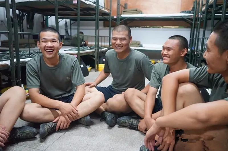 军事|新兵入营将“满月”，现在咋样了？