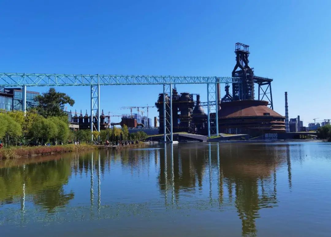 极限运动|你去了吗？5万余名游客长假乐逛首钢园，工业遗存变网红打卡胜地