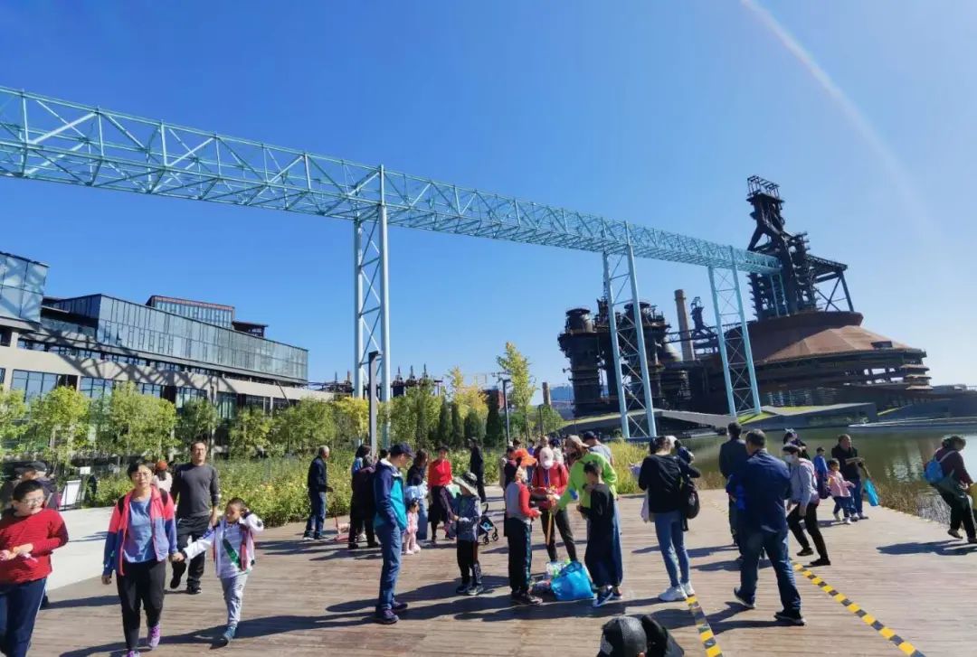 极限运动|你去了吗？5万余名游客长假乐逛首钢园，工业遗存变网红打卡胜地