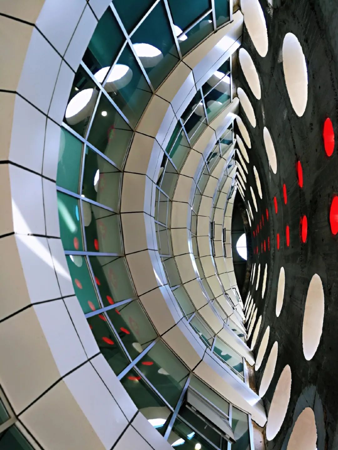 极限运动|你去了吗？5万余名游客长假乐逛首钢园，工业遗存变网红打卡胜地