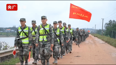 中国军情|大型“追星”现场！这些“迷弟迷妹”也太可爱了吧……