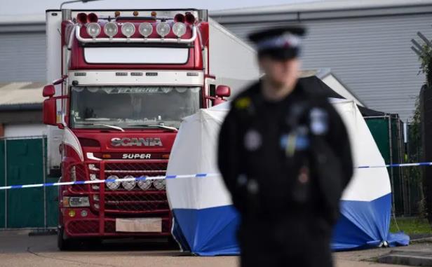 移民|英国货车惨案细节：移民死前绝望告别家人 嫌犯开箱后呆立90秒